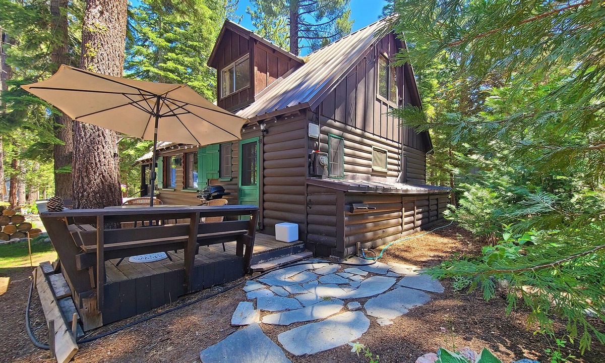 Tahoma Cabin | Hanna's Cabin - 1 bedroom, loft 1 bathroom