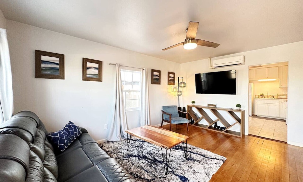 Visalia House | Harrison Ranch HR4 with Free Parking