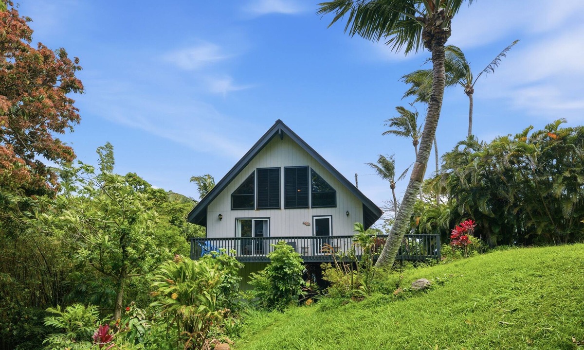 Hawi House | Hawi Hideaway- A Jungle Oasis