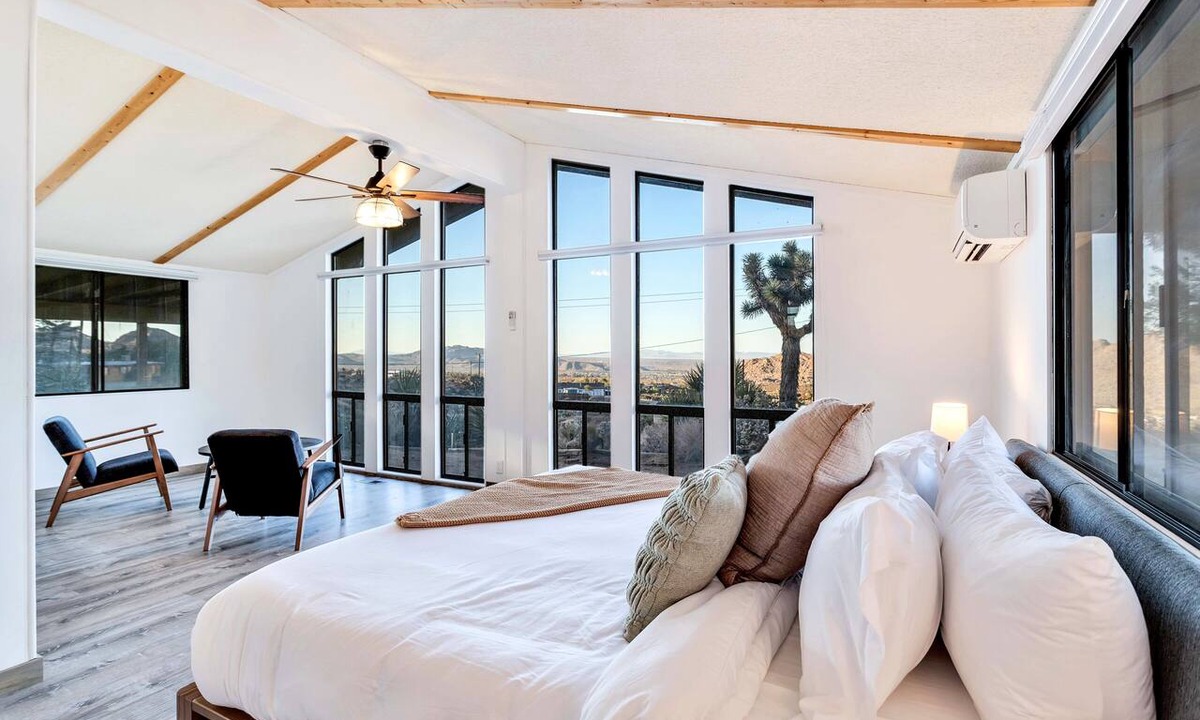 Joshua Tree Highlands House | Hi View House - Secluded Home on 5 acres with Stunning Views, Fast WiFi, Grill, & Screened Patio