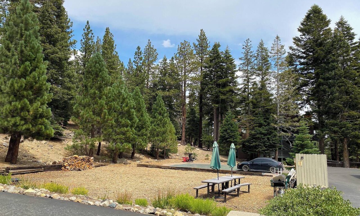 Mammoth Lakes Condo | Hidden Valley Homestead | Near Hike/Bike & More!