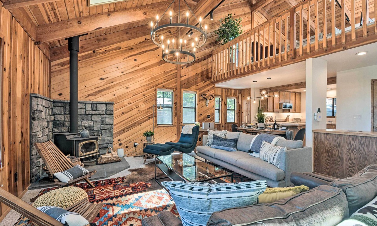 Arnold Cottage | Hike, Fish, & Relax: Family Arnold Cabin