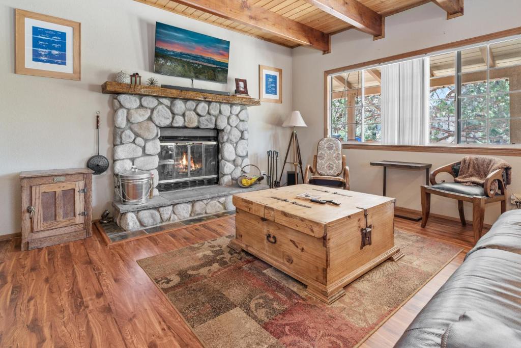 Woodlands House | Hikers Haven -Only steps to the National Forest and trails!