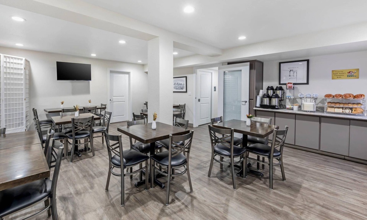 Tulare Hotel | Hillstone Inn Tulare, an Ascend Collection Hotel