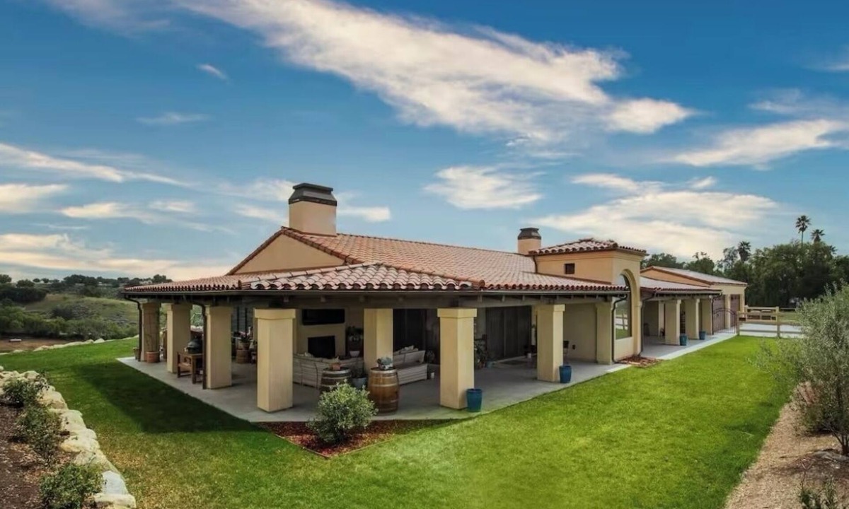 Santa Ynez House | Hilltop Villa in Wine Country