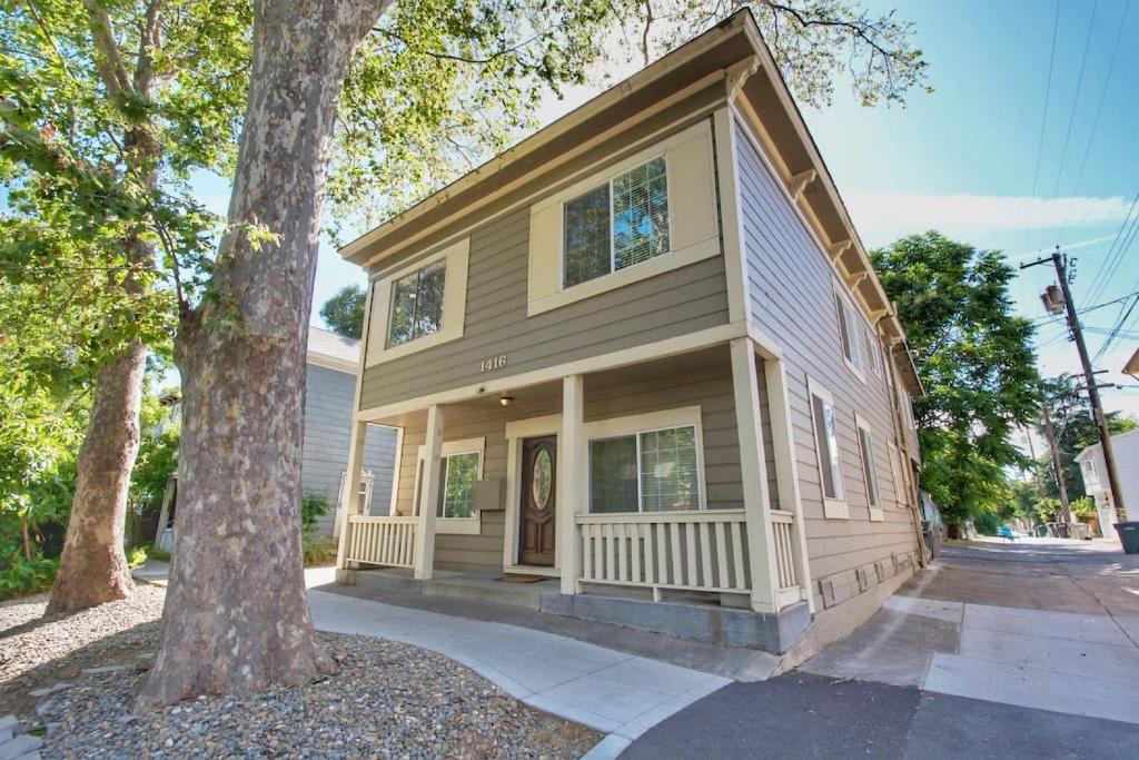 Midtown Sacramento Apartment | Historic Charm with Parking in Center of Midtown