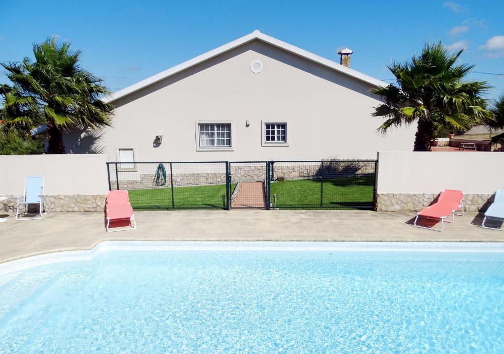 Torres Vedras House | Holiday Home All Welcome - TOV120 by Interhome