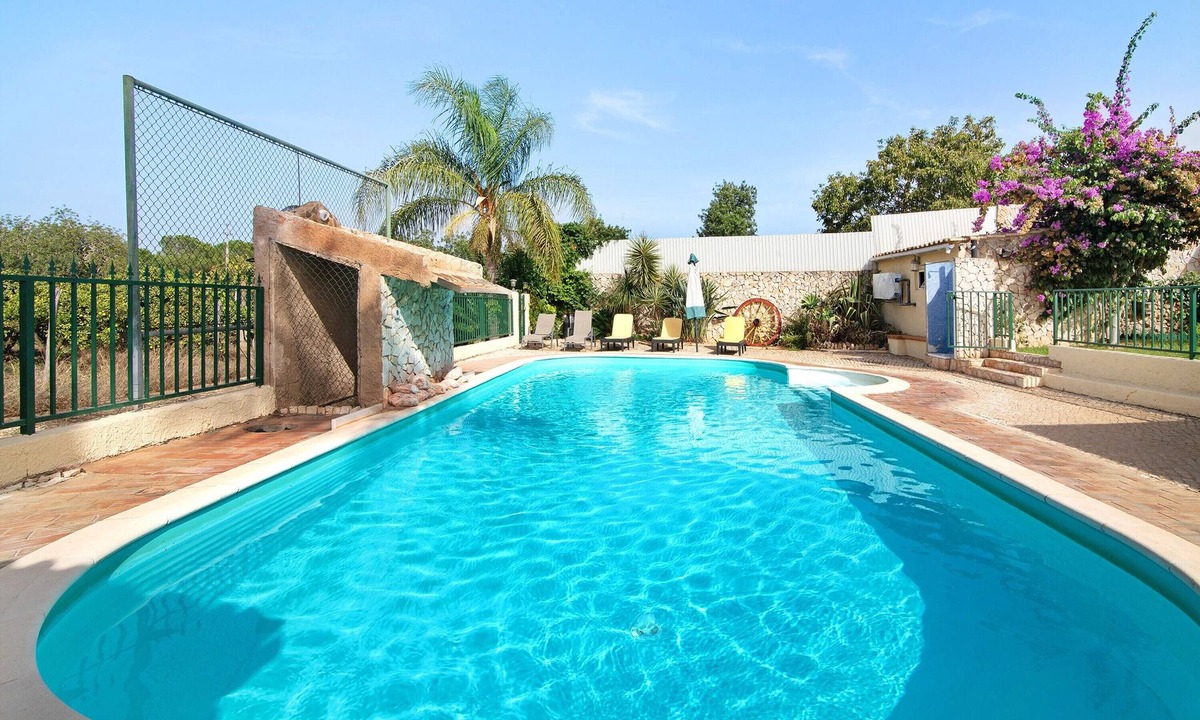 Silves House | Holiday Home 'Casa Rústica' with Pool and Wi-Fi