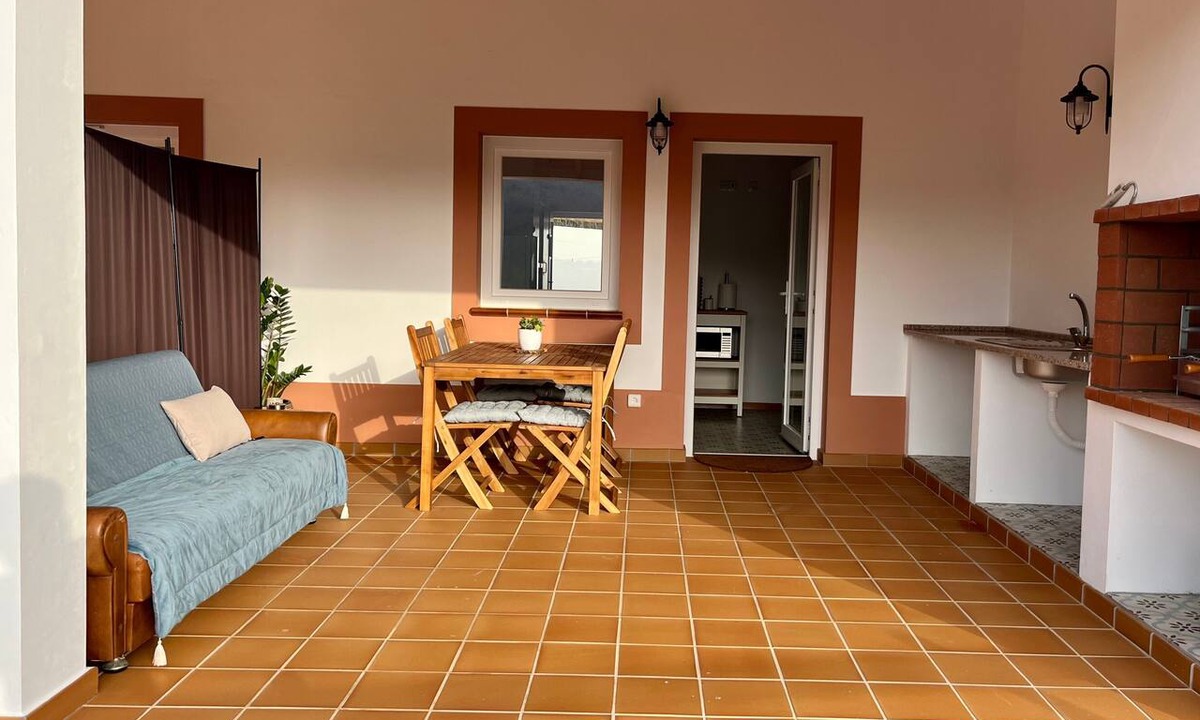 Baiona House | Holiday Home 'Casa Do Camarada' with Mountain View, Shared Terrace and Wi-Fi