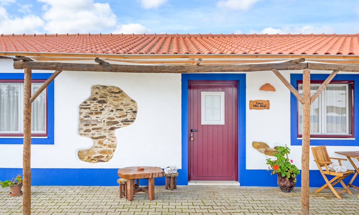 Sao Luis Apartment | Holiday Home 'Vitor Hugo' with Mountain View, Wi-Fi and Air Conditioning
