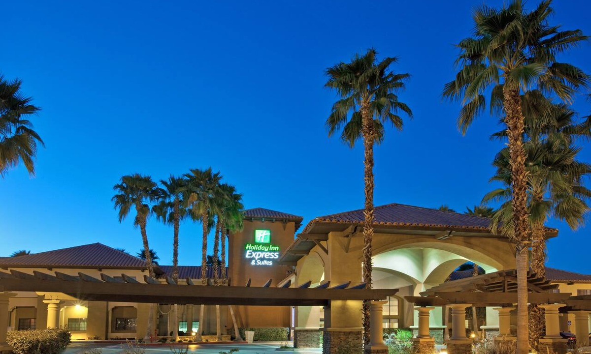 Magnesia Falls Cove Hotel | Holiday Inn Express & Suites Rancho Mirage - Palm Spgs Area by IHG
