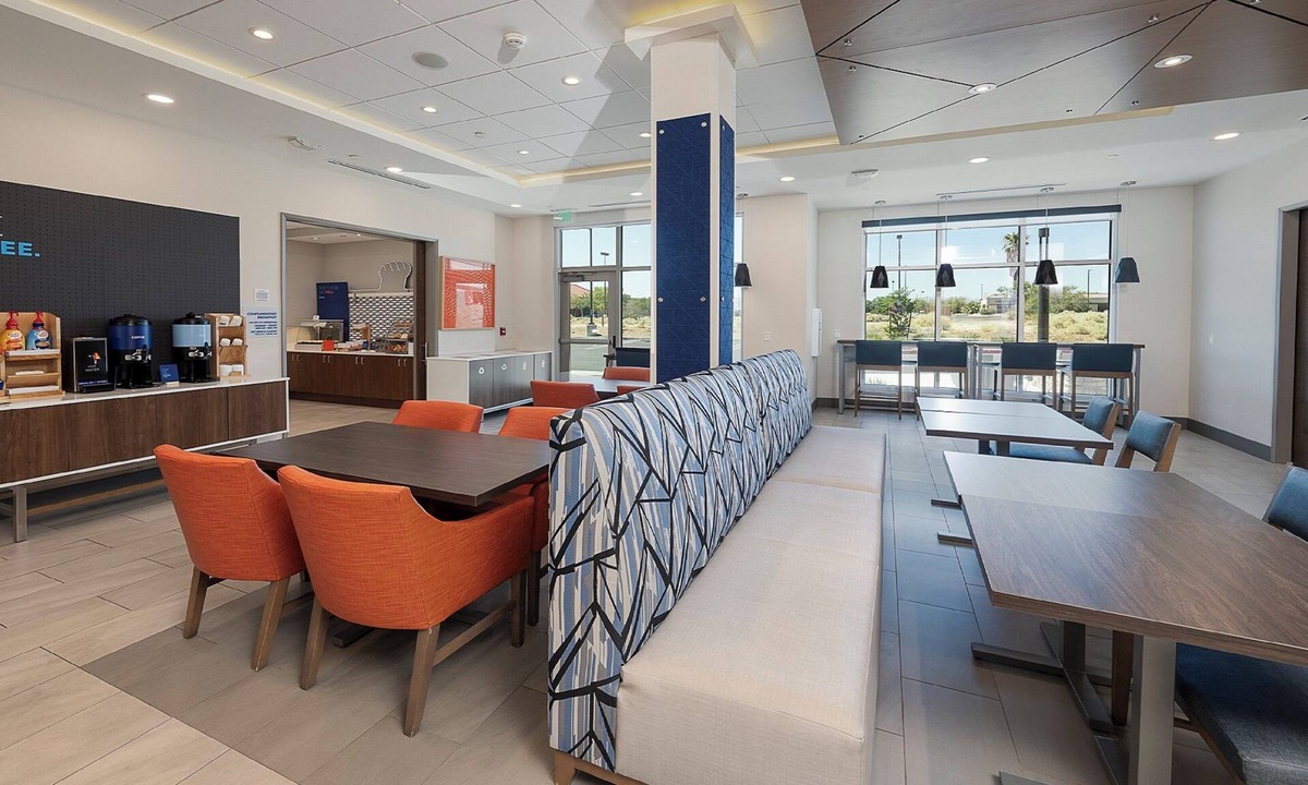 Ridgecrest Hotel | Holiday Inn Express & Suites Ridgecrest - China Lake by IHG