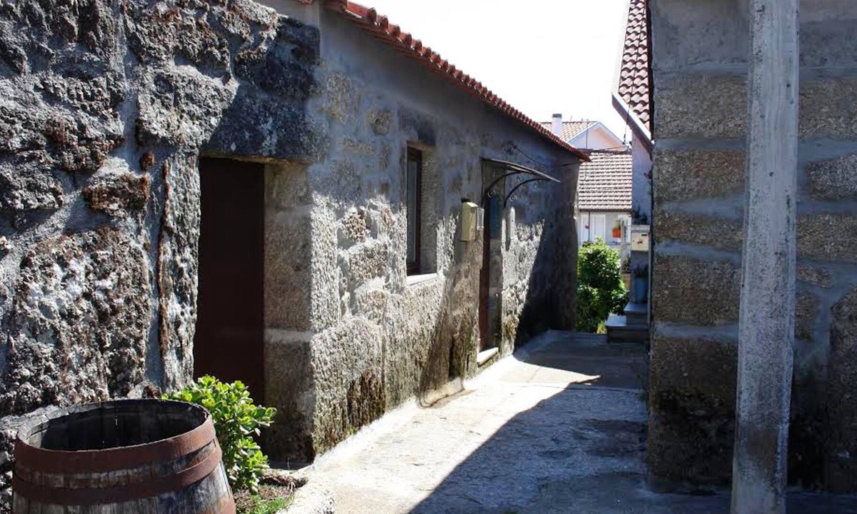 Viseu House | Homerez - Spacious house for 7 ppl. with terrace at Nogueira