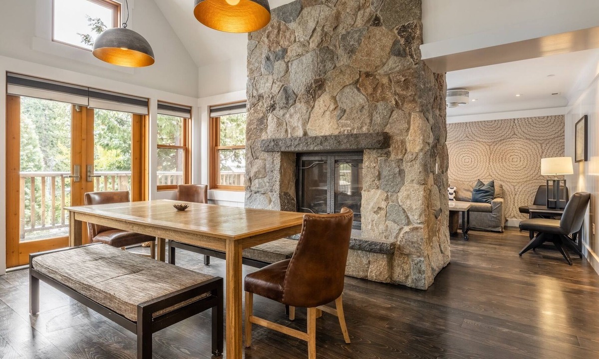Homewood House | Homewood Cottage with Beach Access