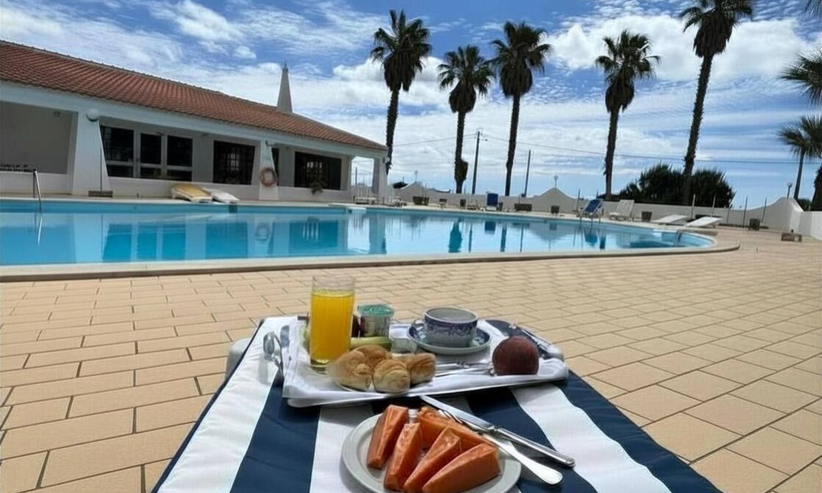 Porches Hotel | Hotel Albergaria Dom Manuel