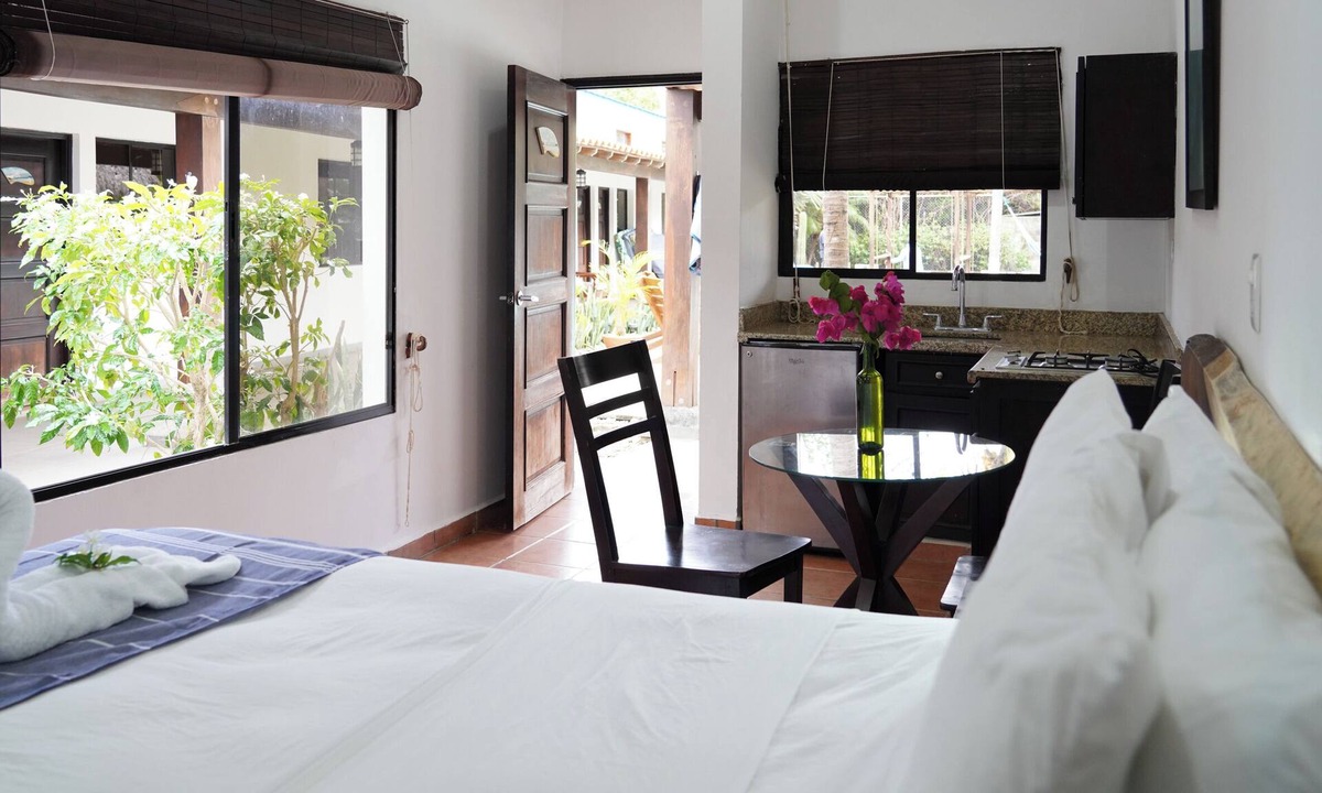 Playa Gigante Hotel | Hotel Ingigante Poolside Room