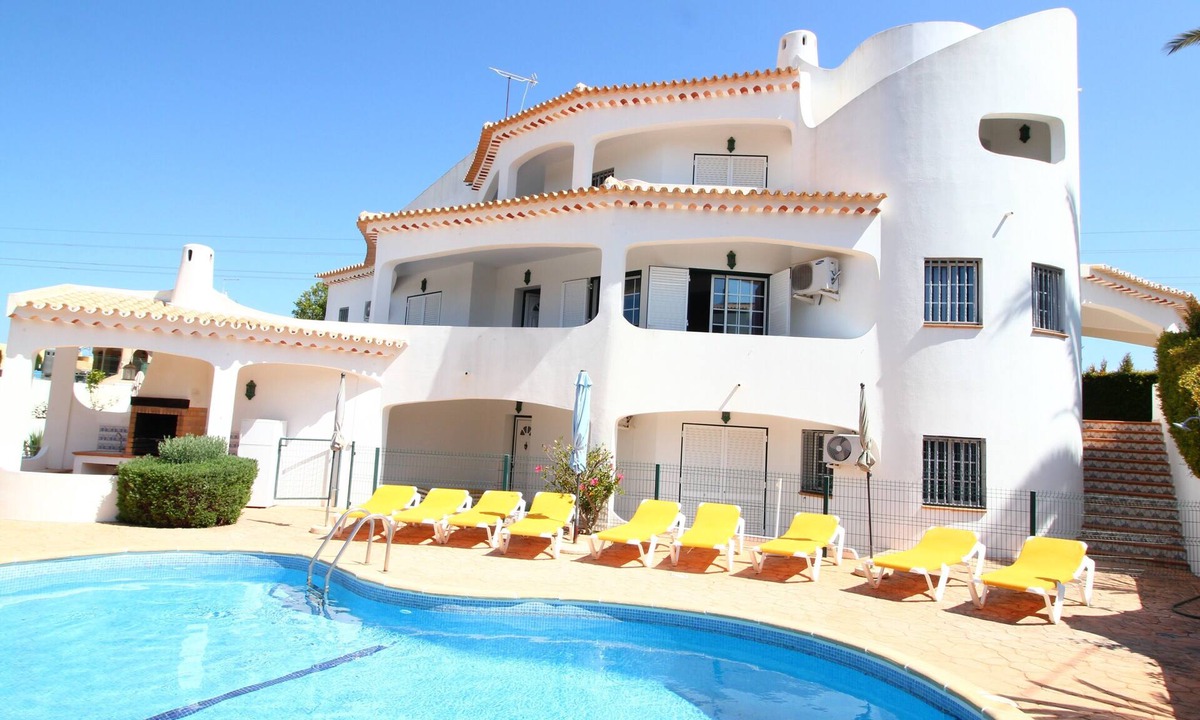 Brejos Villa | HUGE FAMILY FRIENDLY VILLA, 7 BEDROOMS, PRIVATE POOL, AIRCON, LARGE GARDENS