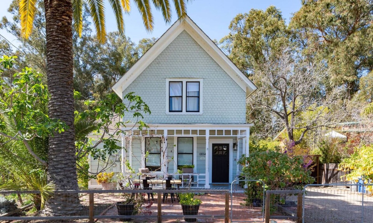 San Luis Obispo House | Iconic Modern Farmhouse+walkable+views+BBQ