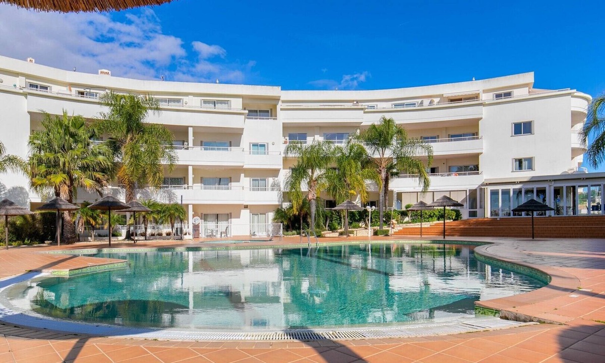 Porto de Mos Apartment | Ideally located for a perfect beach holiday