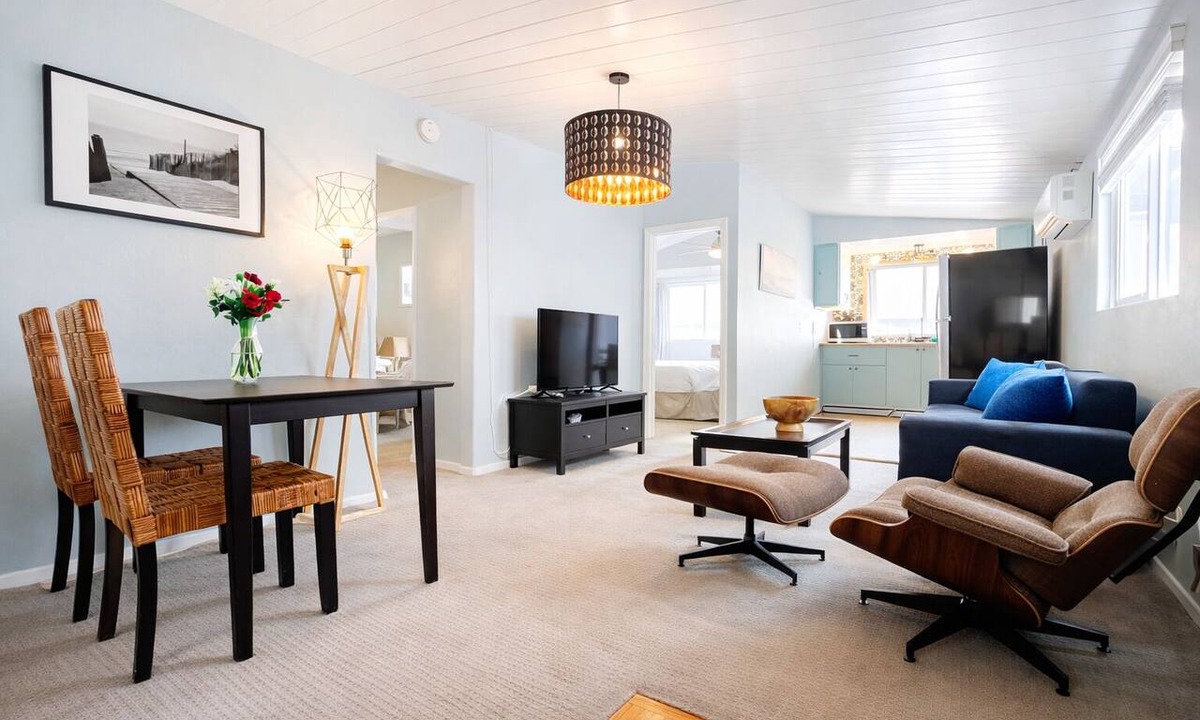 Point Loma Heights Apartment | Idyllic 1BR APT in Ocean Beach