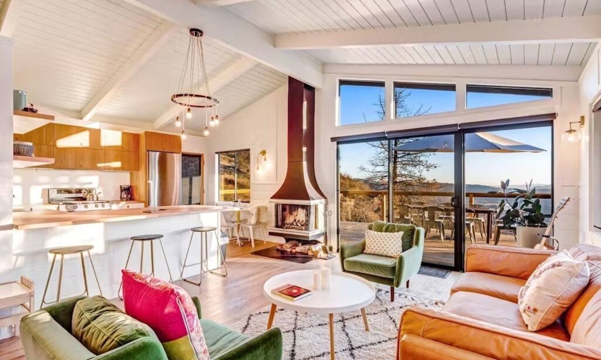 Idyllwild Cabin | Idyllwild Overlook – Scenic Hideaway with Hot Tub and Open Sky