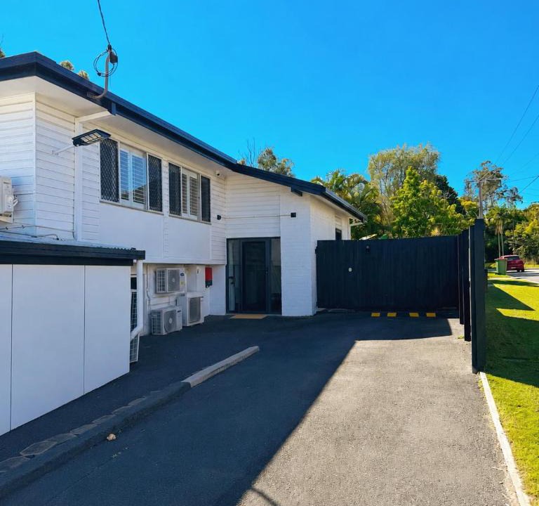 Springwood Villa | Japanese Zen Retreat with Tatami, Projector - Free Parking