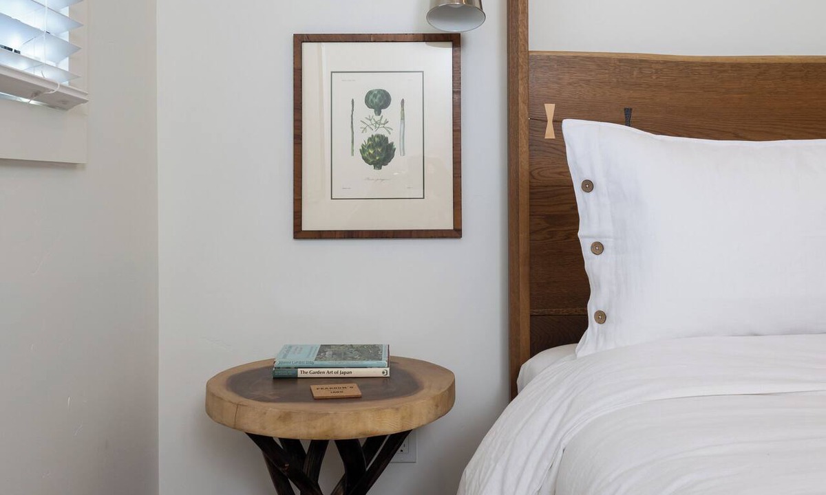Los Alamos Apartment | Jasmine residence, located downtown between the Union Hotel & Bells restaurant.