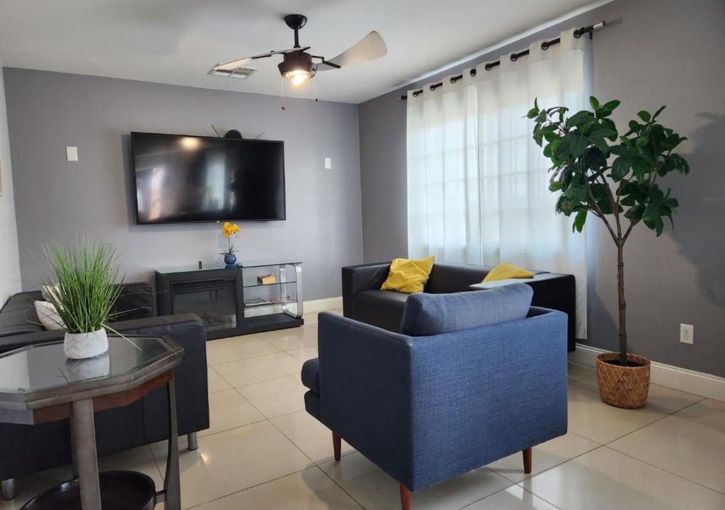 Las Vegas House | K - Fully remodeled and professionally decorated