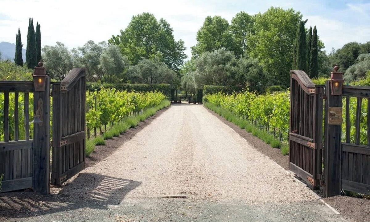 St. Helena House | La Buona Stella Napa Valley