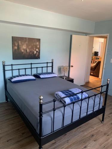 Pico - Robertson Hostel | LA Love Home