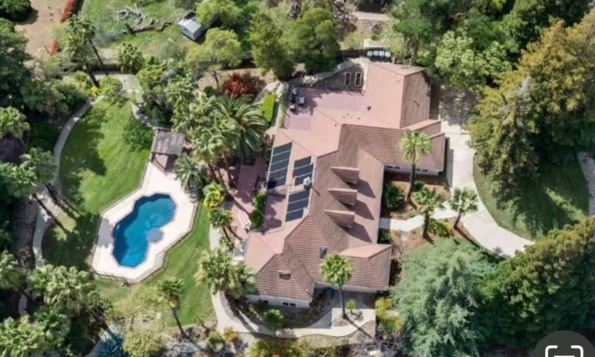 Granite Bay Resort | Lake access relaxing resort for family and group retreat.
