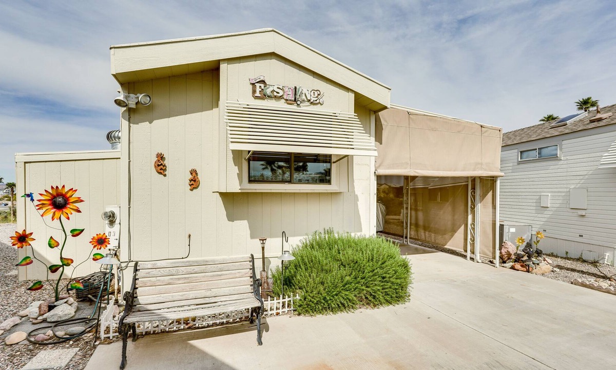 Lake Havasu City House | Lake Havasu City Rental w/ Private Beach Access!