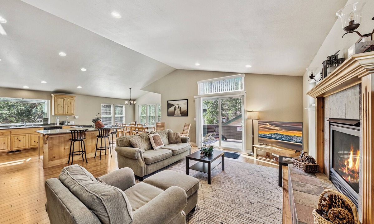 Tahoe Paradise House | Lake Tahoe Mountain Retreat lx38