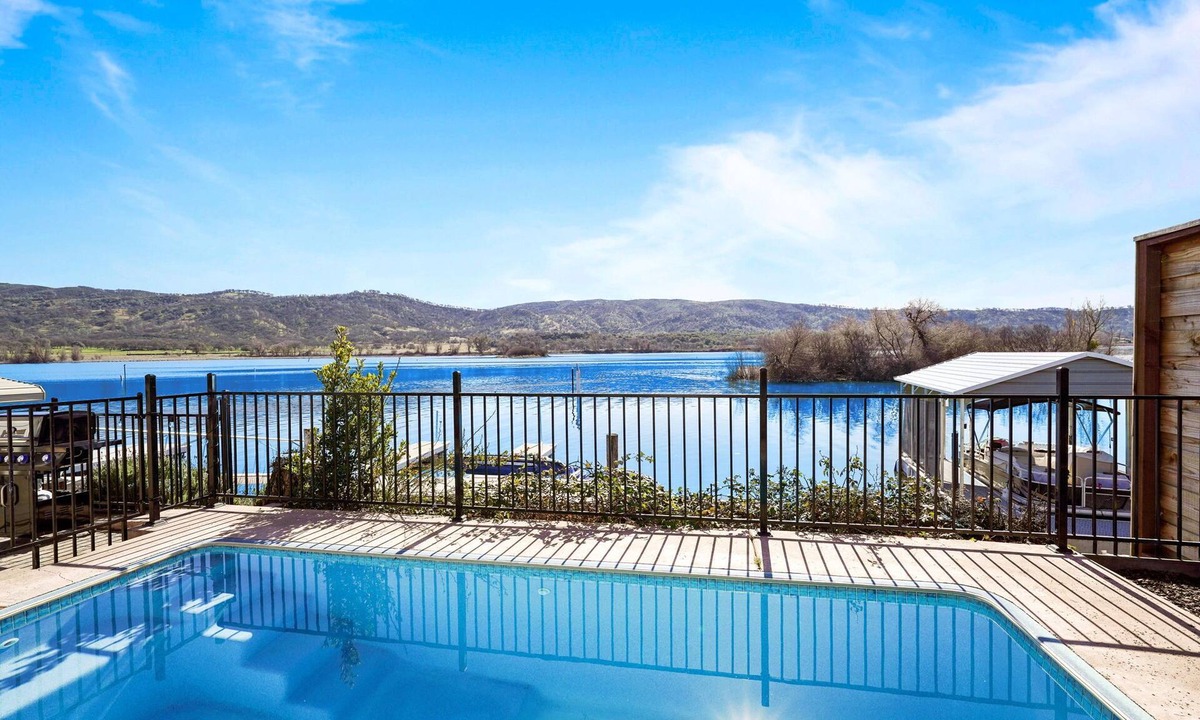 Wilbur Springs House | Lakefront Home w/Pool, Private Dock, Kayak, Pedal Boats & Game Room – Sleeps 10