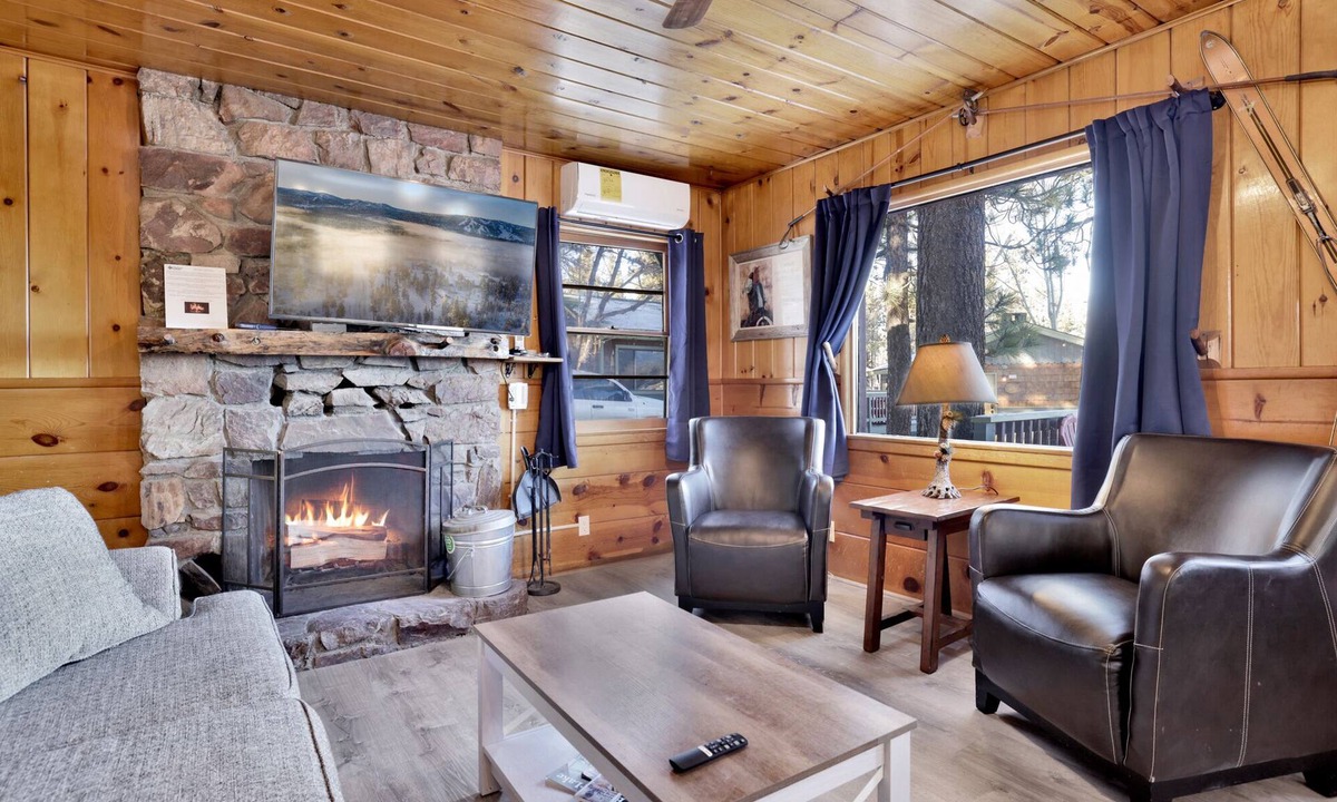 Big Bear Lake Cabin | Lakeside Family Cabin at Shore Acres Lodge Big Bear