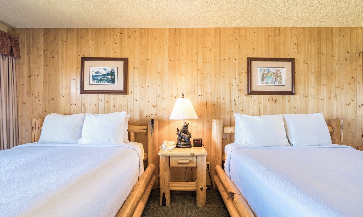 South Lake Tahoe Resort | Lakeview Lodge Room: 2 Queen Beds, Full Kitchen & Gas Fireplace | Private Beach