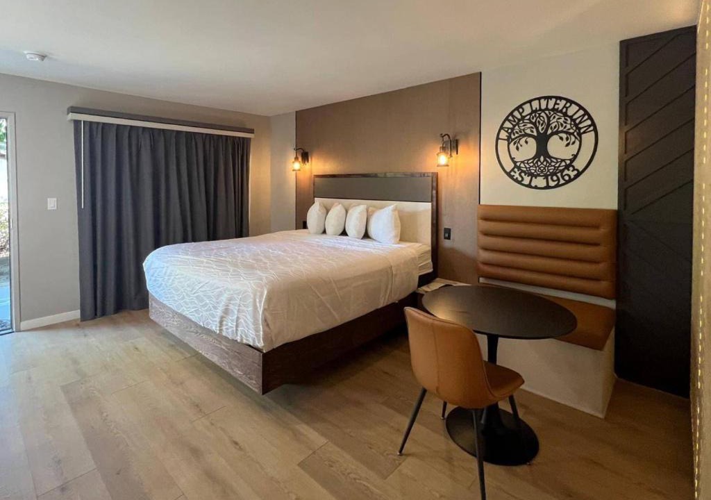 Visalia Hotel | Lamp Liter Inn Visalia, an Ascend Collection Hotel