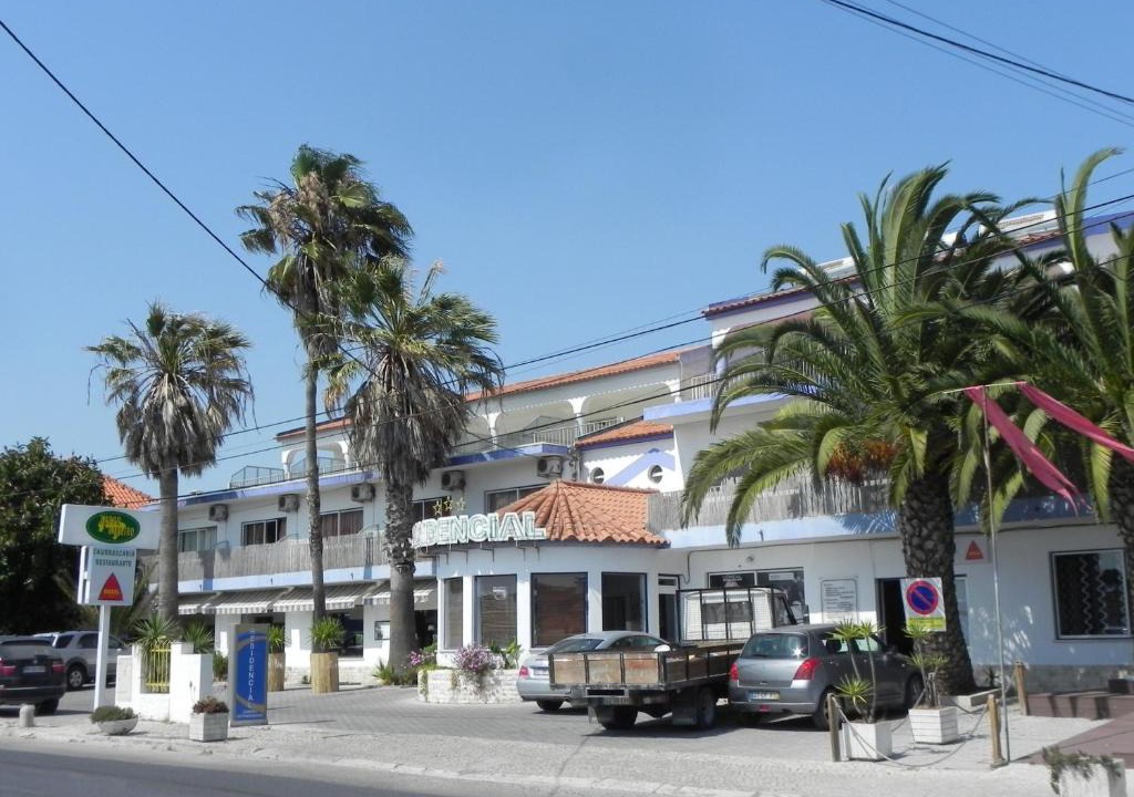 Charneca de Caparica e Sobreda House | Lareira do Pinheirinho
