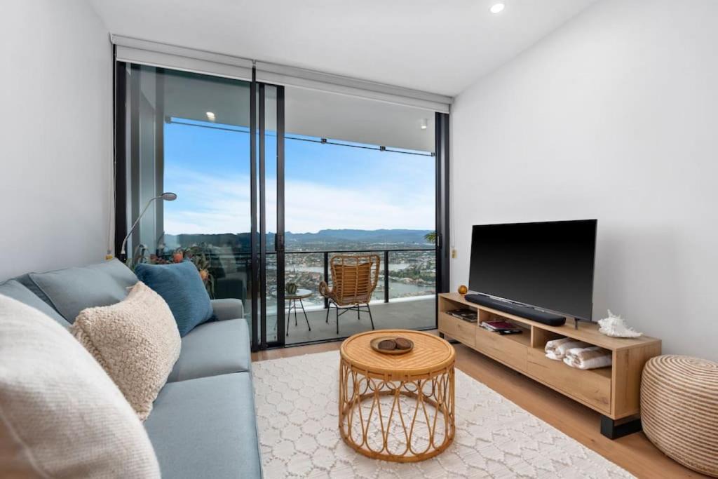 Broadbeach Apartment | Light Filled Luxury Residence 2 Bed 2 Bath Apt Next to Casino Broadbeach