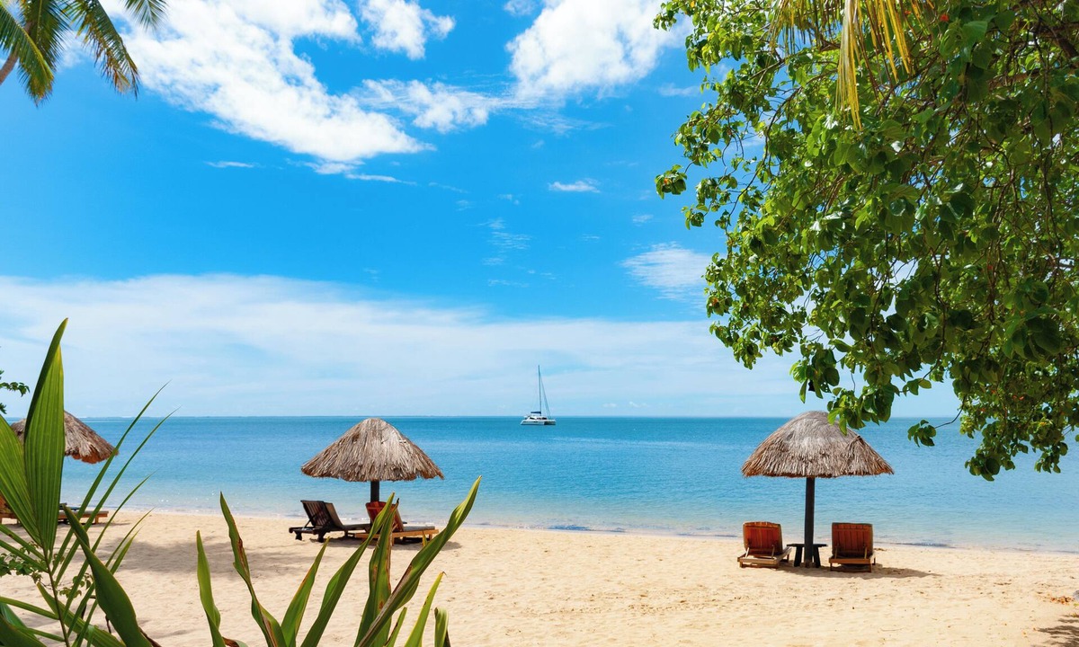 Robinson Crusoe Island Hotel | Likuri Island Resort Fiji