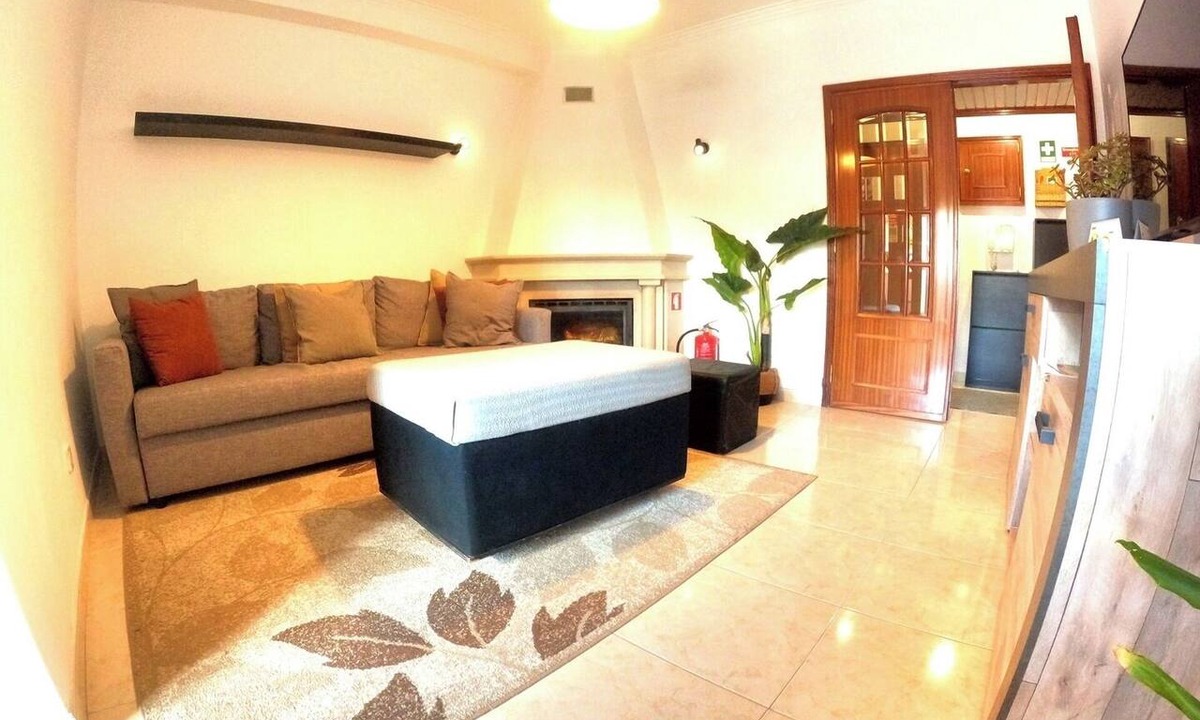 Barcarena Apartment | Lisbon, modern T2 with balcony in Barcarena