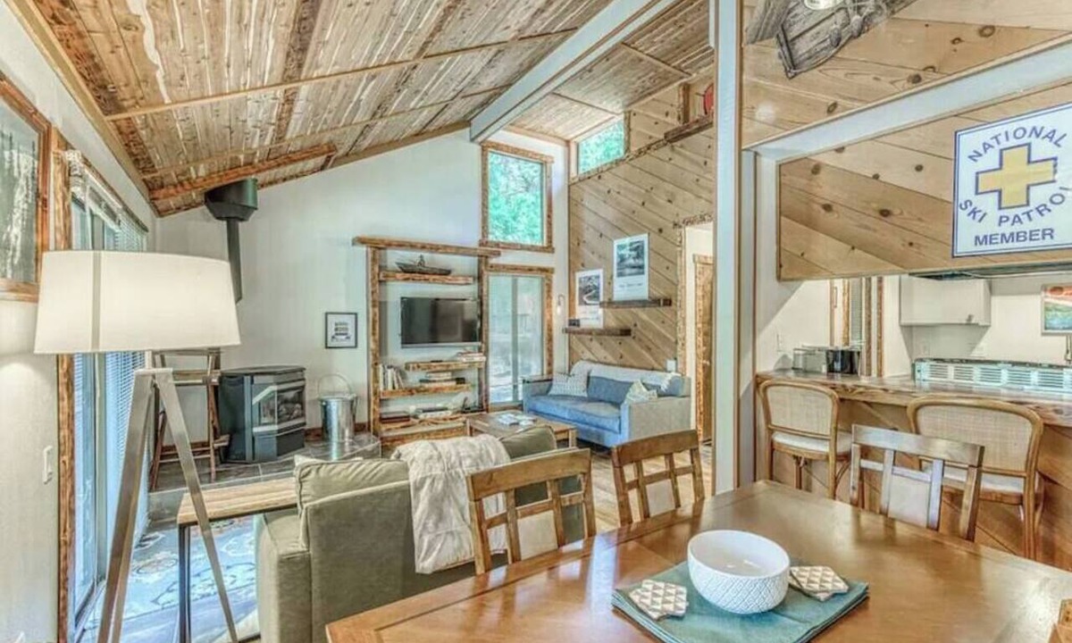 Shaver Lake Condo | Little Ski Lodge-Across from Pool, Spa & Sauna!