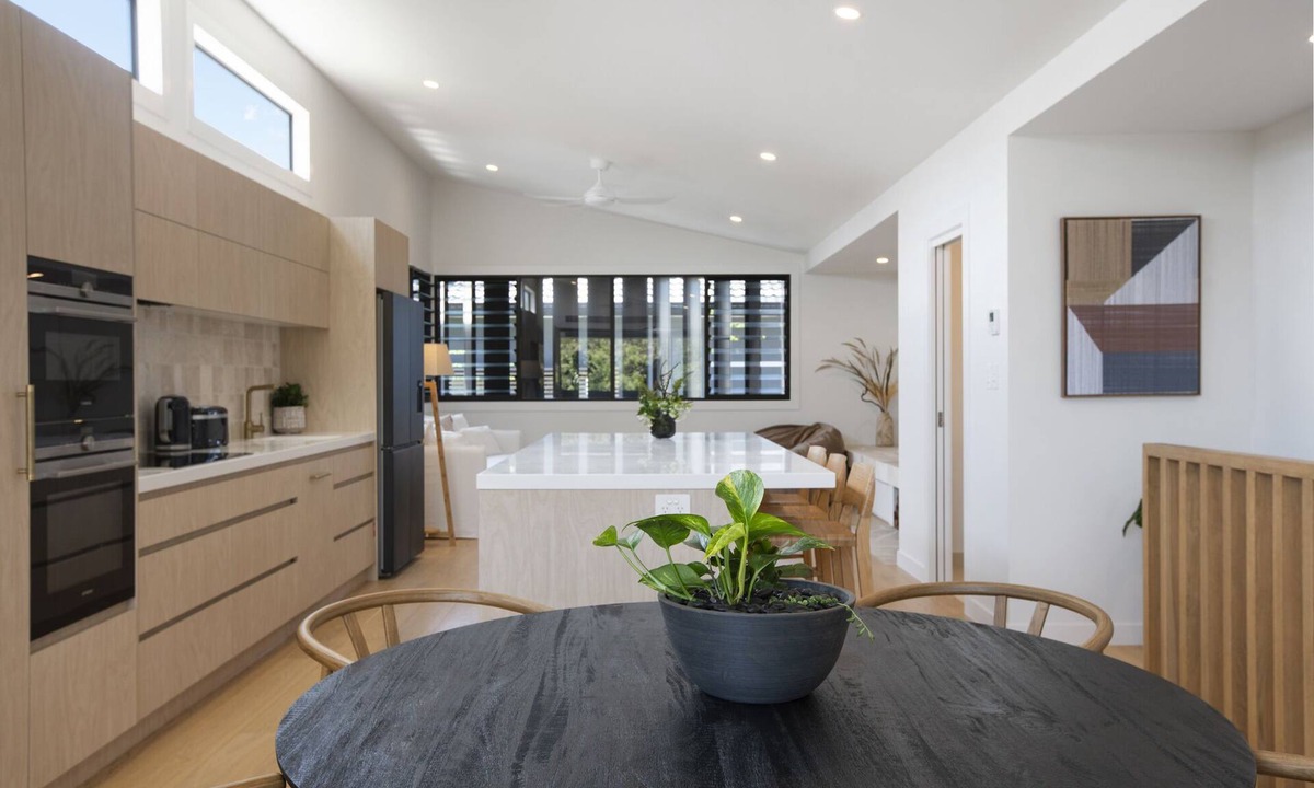 North Creek House | Location Location - Where the Beach Meets City Chic