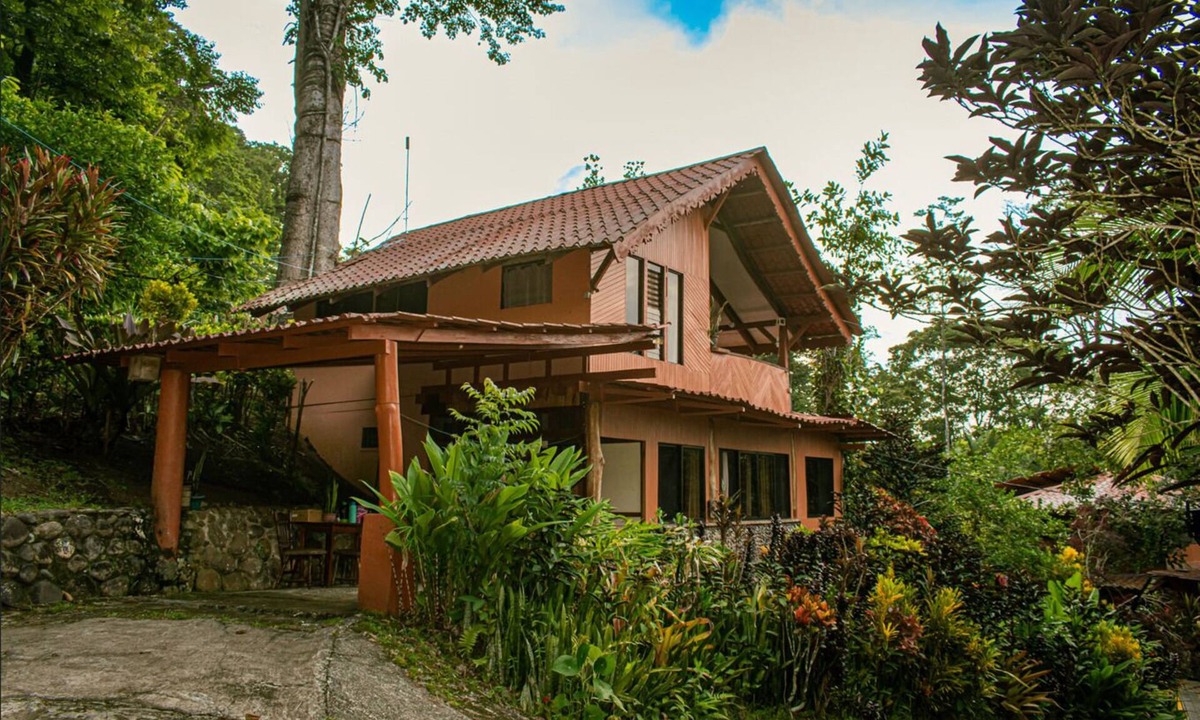 Puerto Viejo de Talamanca Cabin | Lovely Home in Puerto Viejo, Costa Rica. Local Caribbean Authentic Propertyn