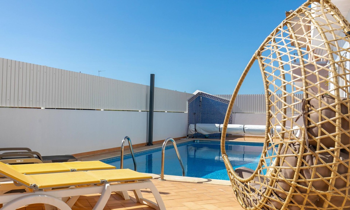 Porto de Mos Villa | Lovely Spacious Villa in a Great Location