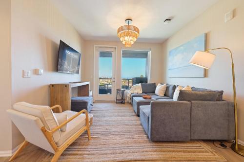 North Park Apartment | Lux North Park Gem King Beds Workspaces Parking