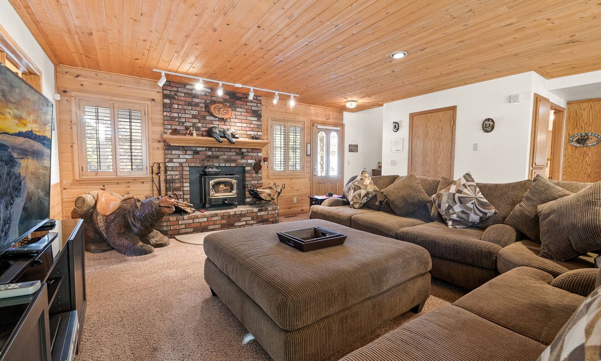Sugarloaf Cabin | Luxurious Hyes in the Woods