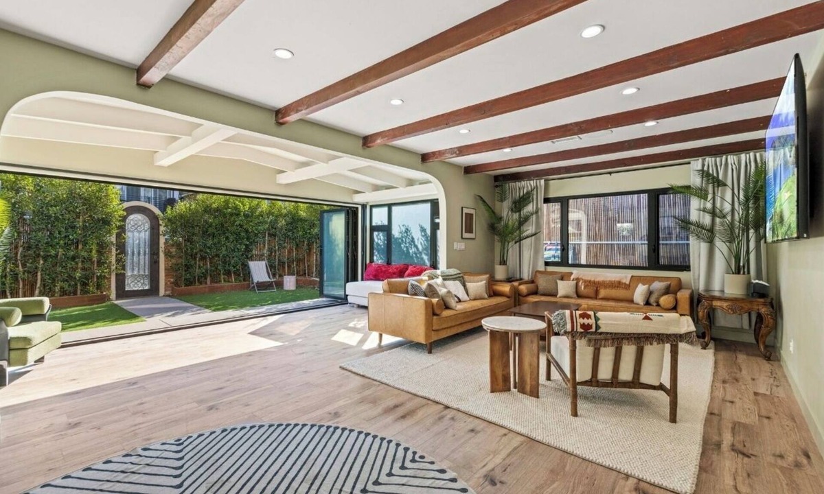 Marina Peninsula House | Luxury Beach Retreat Ocean Views Tesla charger. Sleeps 10