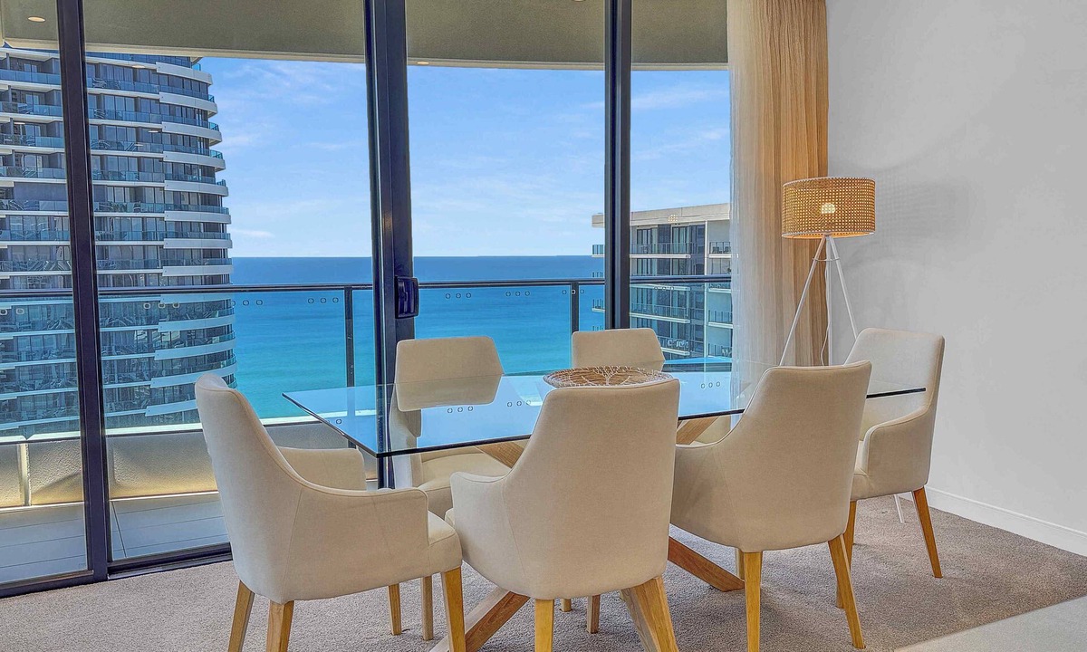 Broadbeach Apartment | Luxury High-Rise Living | Oracle Tower 2 Level 30