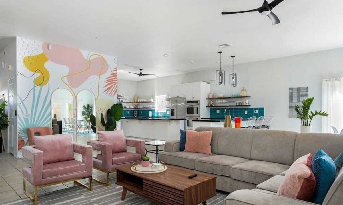 Racquet Club South House | Luxury Home minutes away from Downtown PS